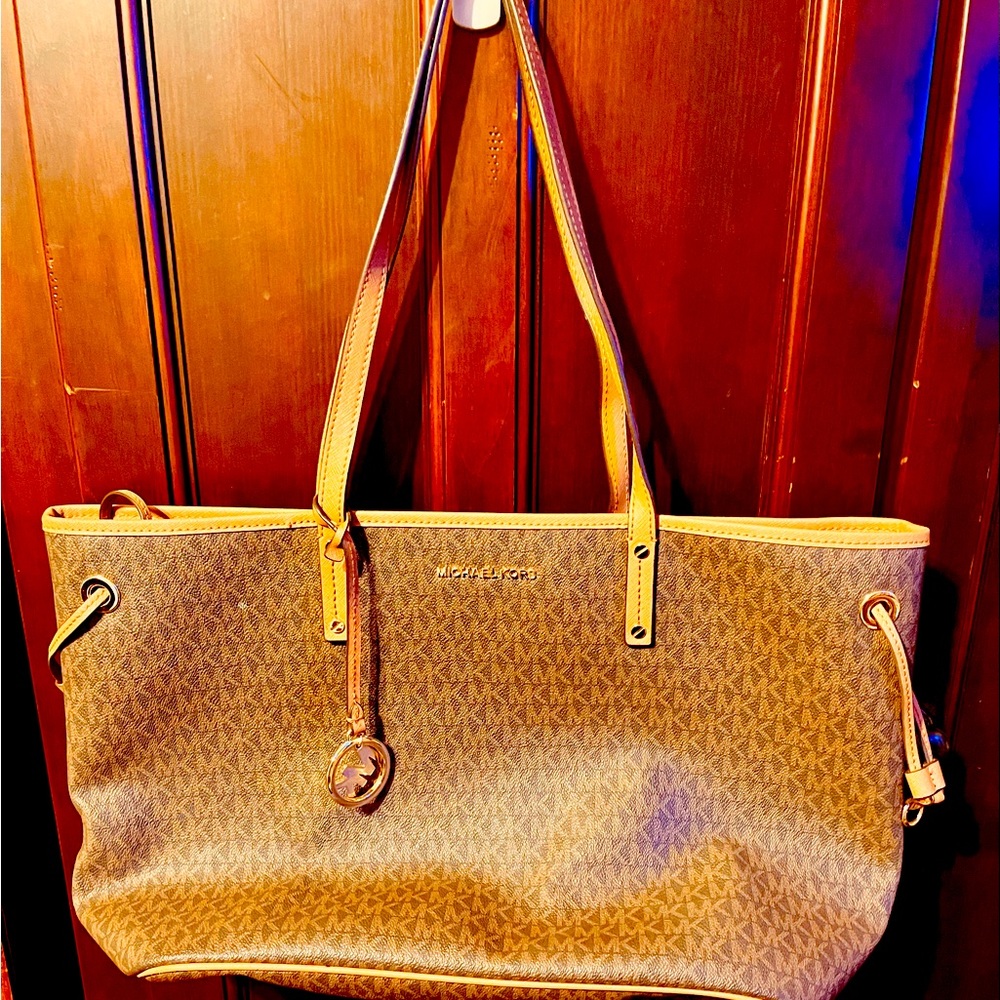 Michael Kors purse/tote bag